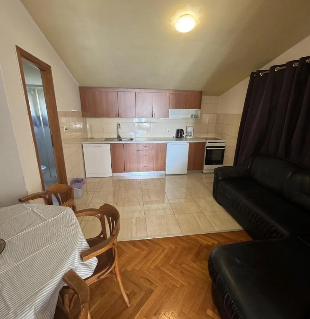Studio Apartment 4209-4 For 3 Pers In Seline Croatia