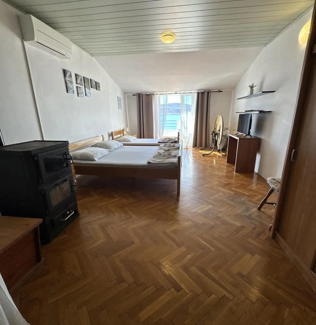 Studio Apartment 4209-4 For 3 Pers In Seline